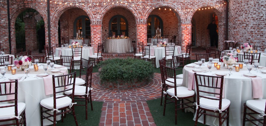 Деревянные стулья Кьявари темный орех с белой подушкой